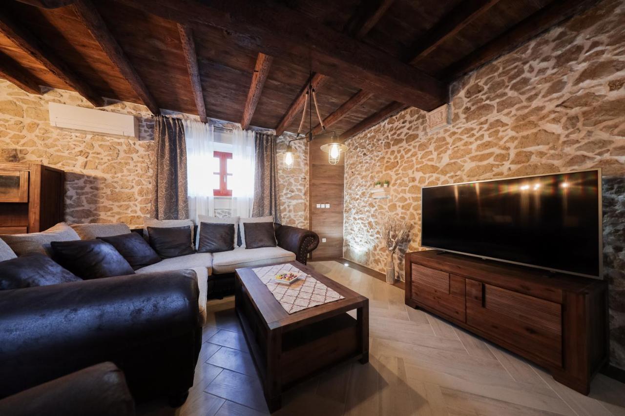 Holiday Home Mare Petrcane Exteriér fotografie